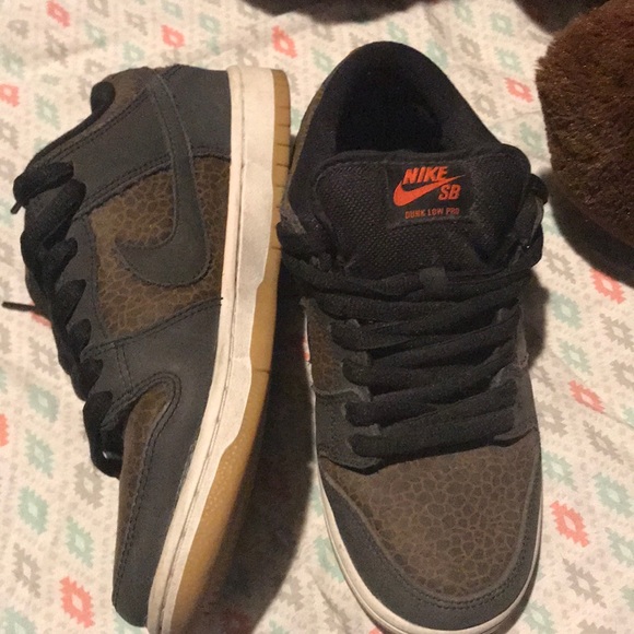 Shoes - Picture 2 of 4